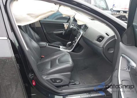 2013 Volvo S60 T5 z USA, uszkodzony, nr VIN YV1612FS0D1224908